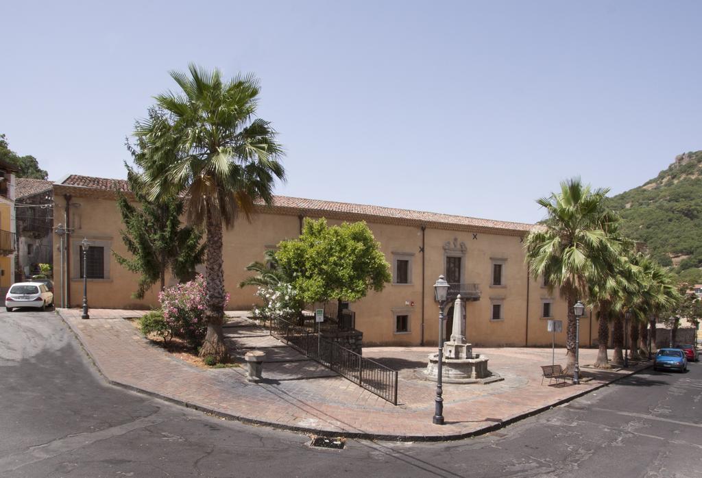 Hotel D'Orange D'Alcantara Francavilla di Sicilia Exterior foto