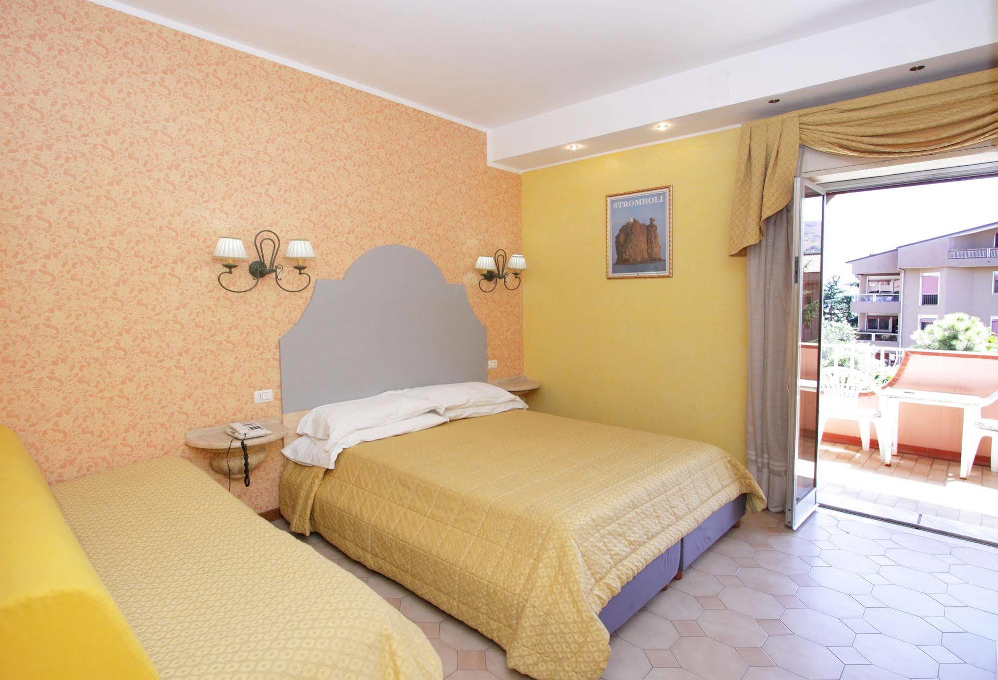 Hotel D'Orange D'Alcantara Francavilla di Sicilia Exterior foto