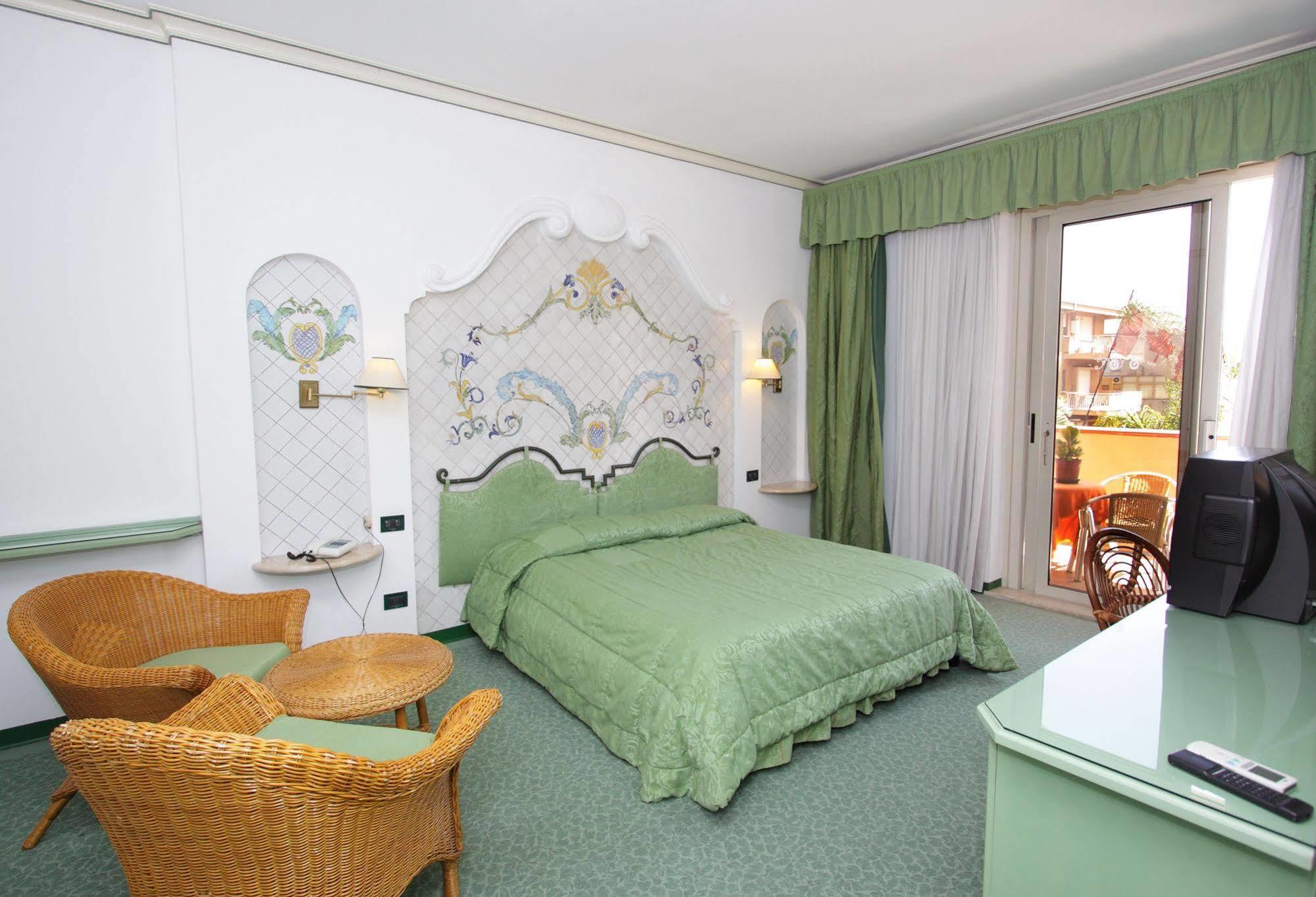 Hotel D'Orange D'Alcantara Francavilla di Sicilia Exterior foto